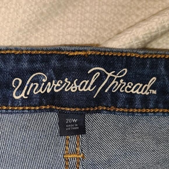 Universal Thread Boyfriend Jean shorts - Picture 5 of 5